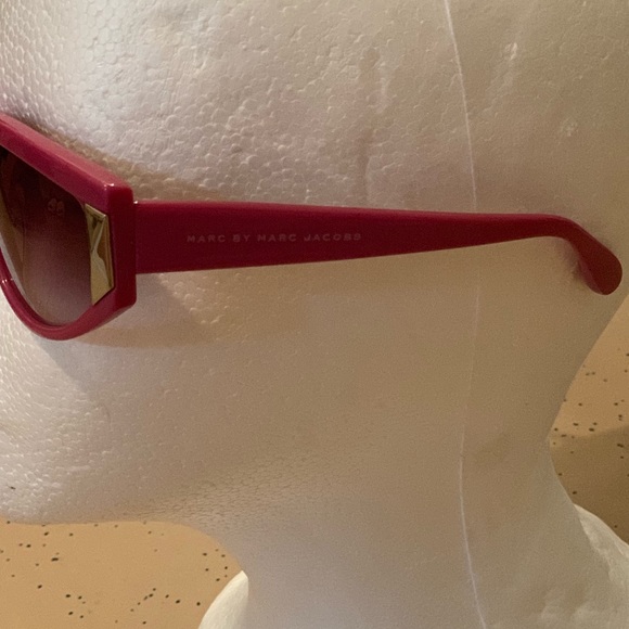 AUTHENTIC Marc Jacobs fuchsia Sunglasses - Picture 4 of 6